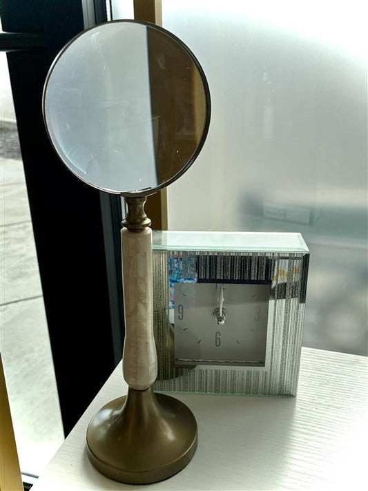 Desktop Magnifying Glass