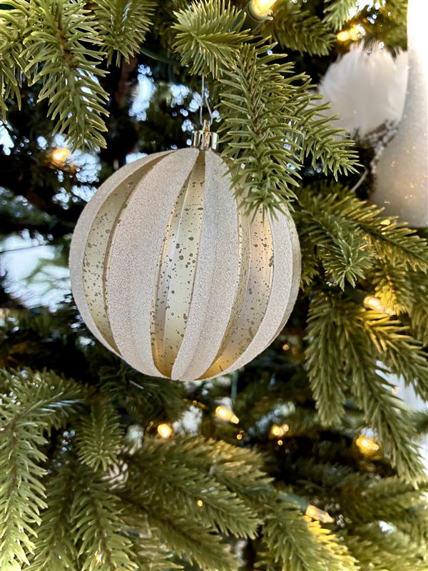 Cream & Gold Ornament
