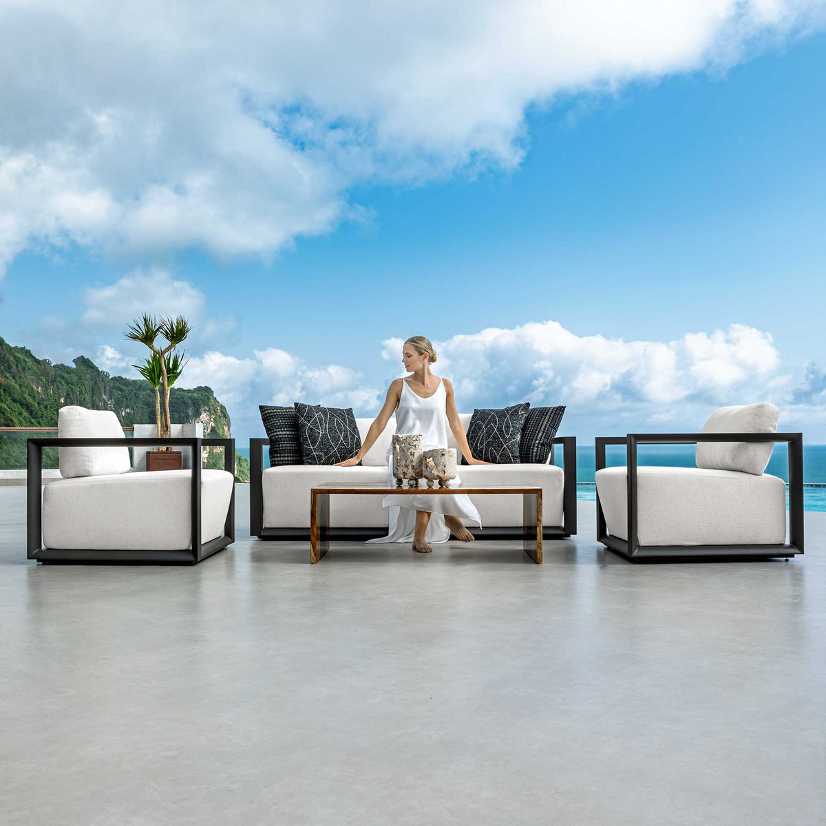 Remsen Outdoor Lounge Chair