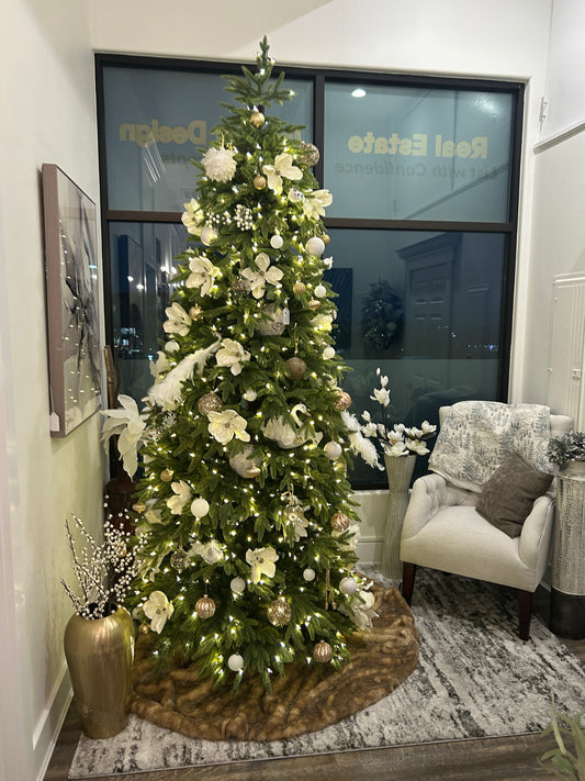 Balsam Hill - 9' Slim Prelit Christmas Tree