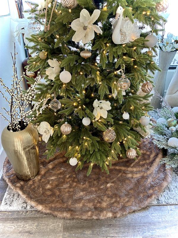 Balsam Hills Christmas Tree Skirt